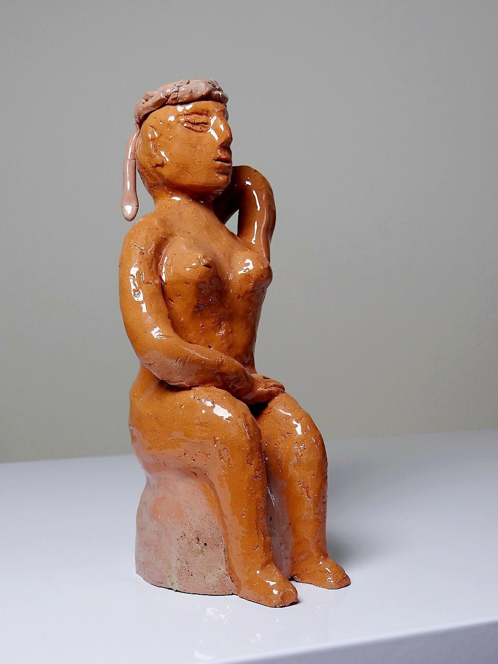 Statuette de baigneuse en argile vernissée brutaliste japonisante - Ethic Atelier