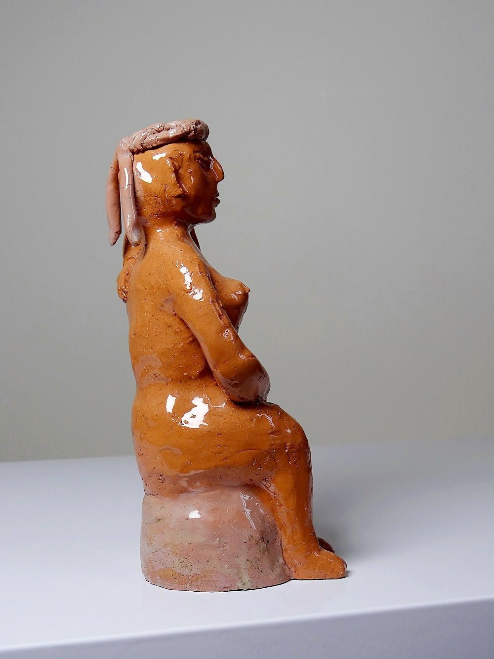 Statuette de baigneuse en argile vernissée brutaliste japonisante - Ethic Atelier