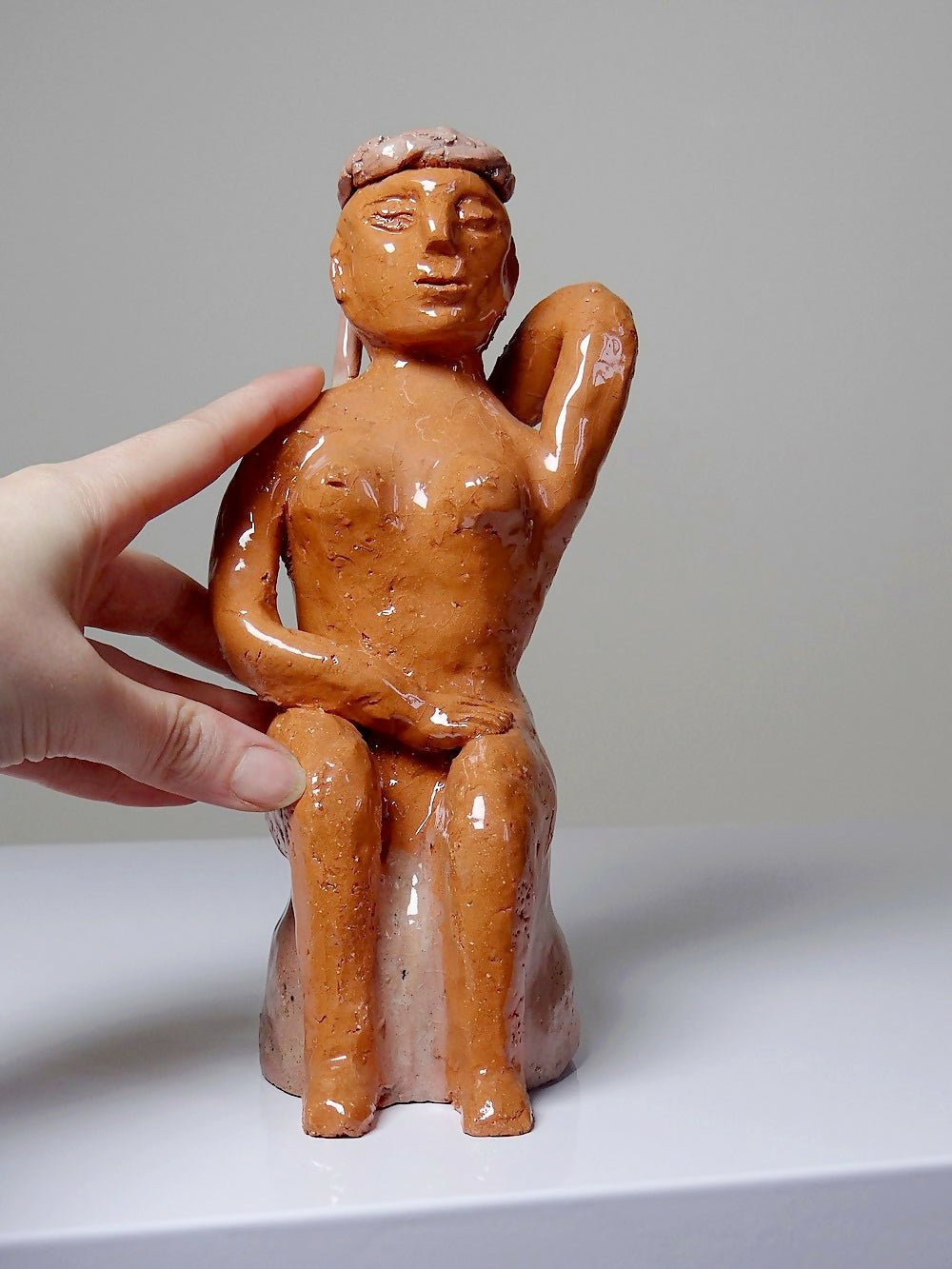 Statuette de baigneuse en argile vernissée brutaliste japonisante - Ethic Atelier