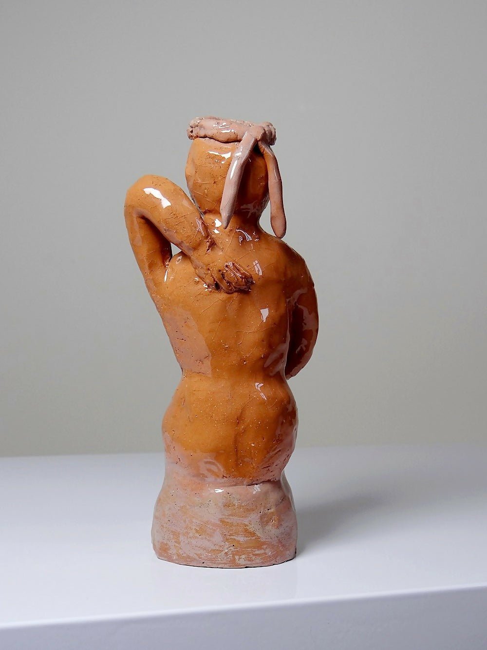 Statuette de baigneuse en argile vernissée brutaliste japonisante - Ethic Atelier