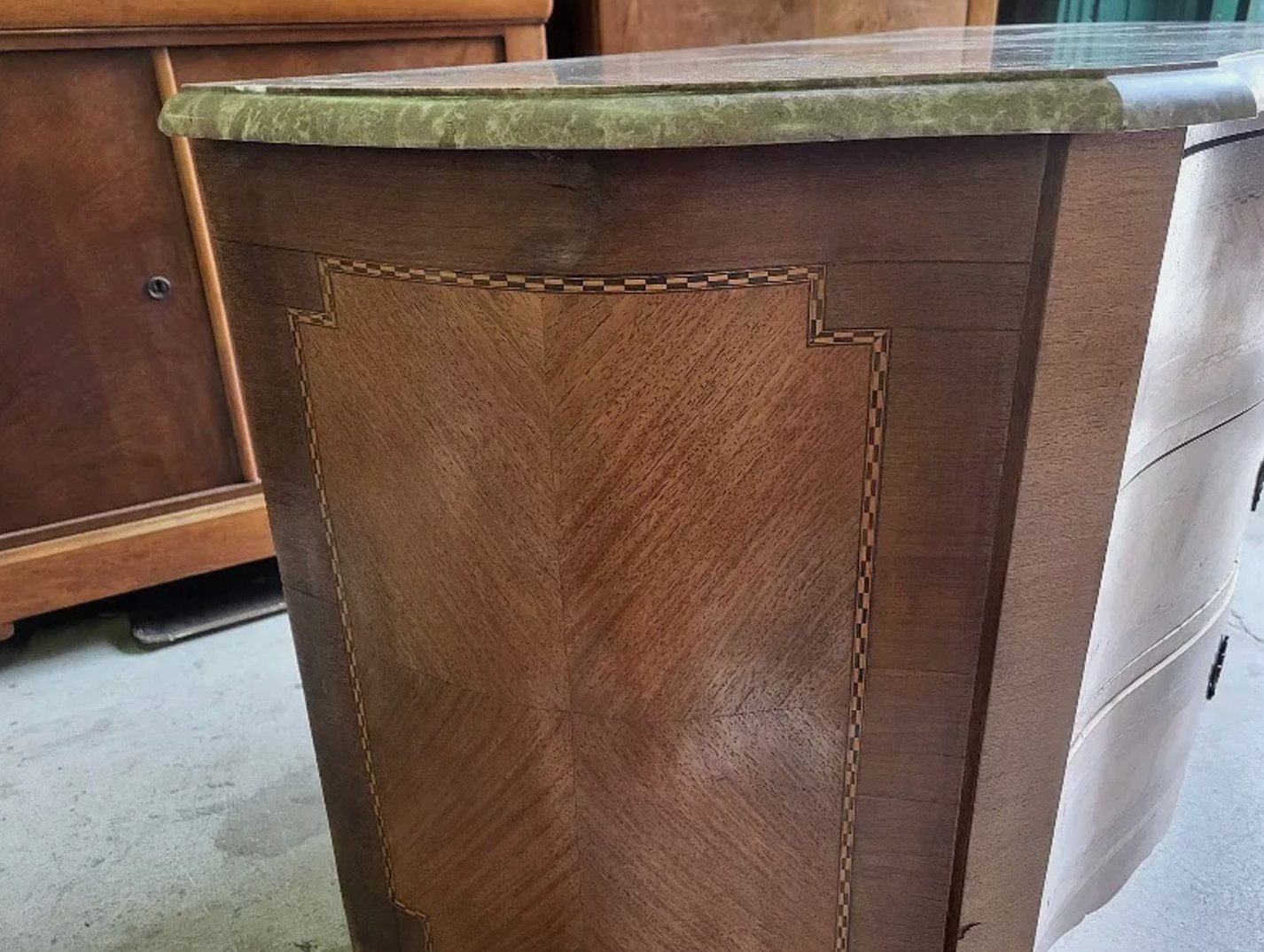 Superbe Commode Marqueterie en Bois de Rose Galbée avec Plateau en Marbre - Ethic Atelier