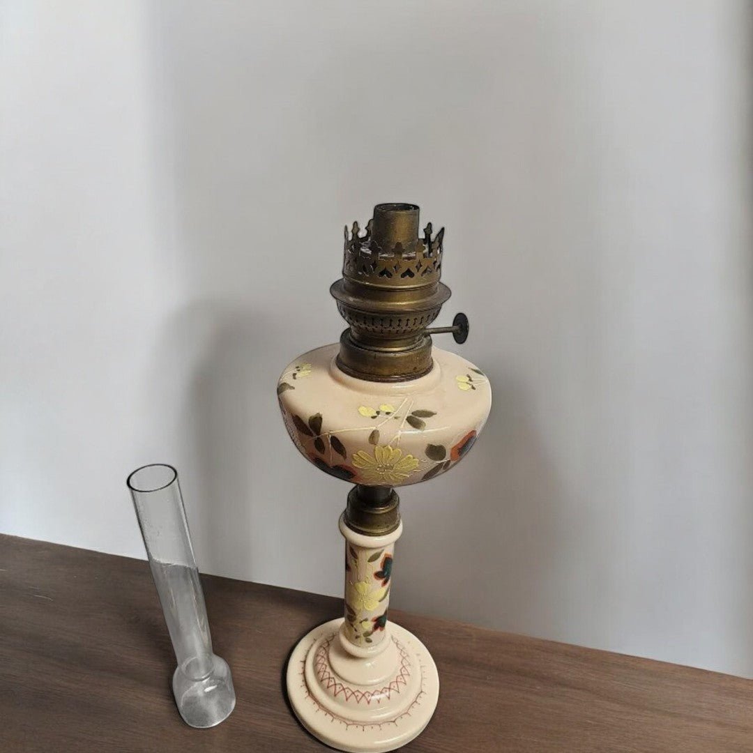 Superbe et Grande Lampe à Pétrole en Opaline - Ethic Atelier