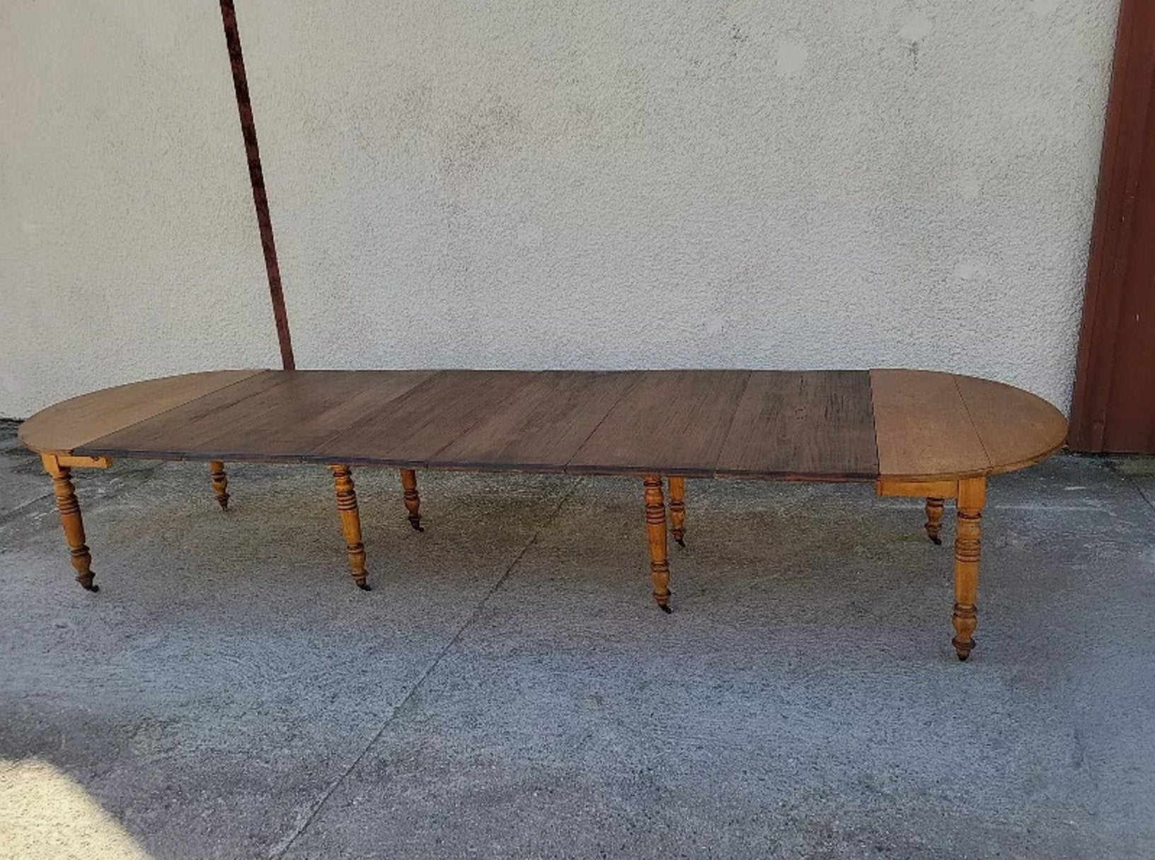 Superbe et Grande Table à 8 Pieds en Noyer Massif - Ethic Atelier