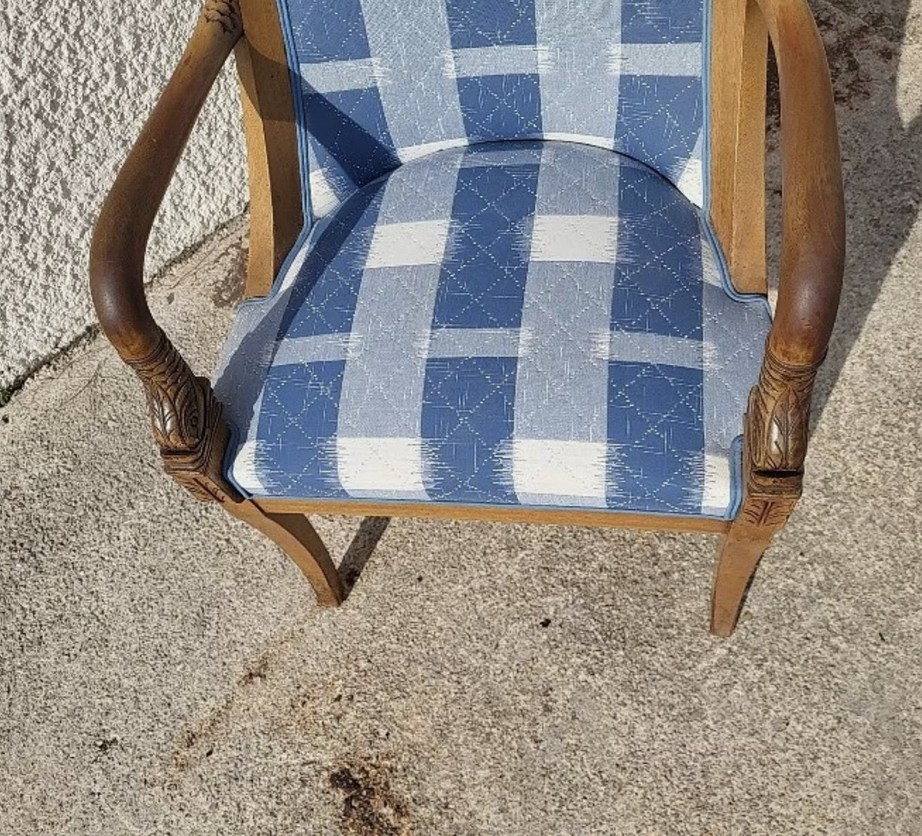 Superbe Fauteuil à Dossier Arrondi - Tête de Poisson - Noyer Blond - Ethic Atelier