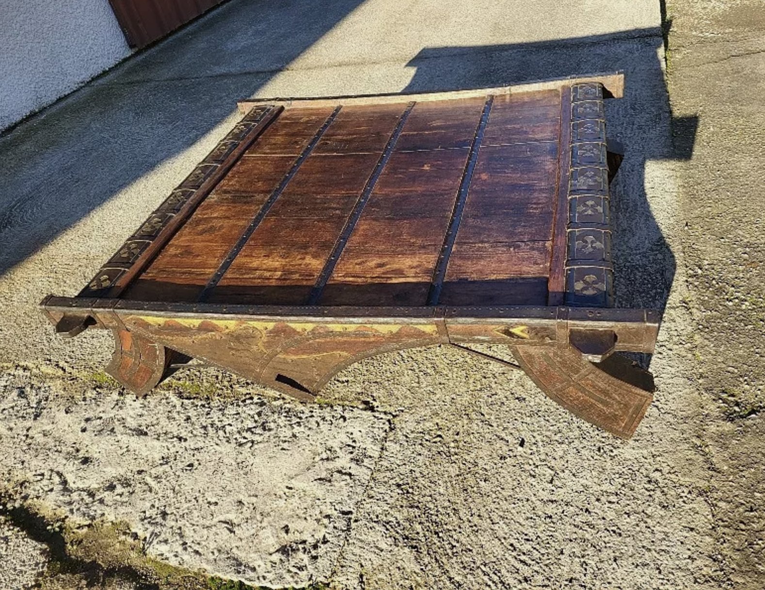 Superbe Grande Table Basse - Selle d'Éléphant - Bois, Métal et Cuivre - Ethic Atelier