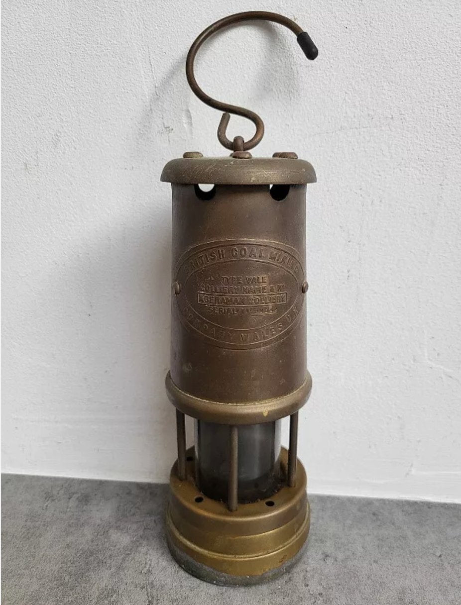 Superbe Lampe de Mineur - British Coal Mining Company Wales U.K - Ethic Atelier