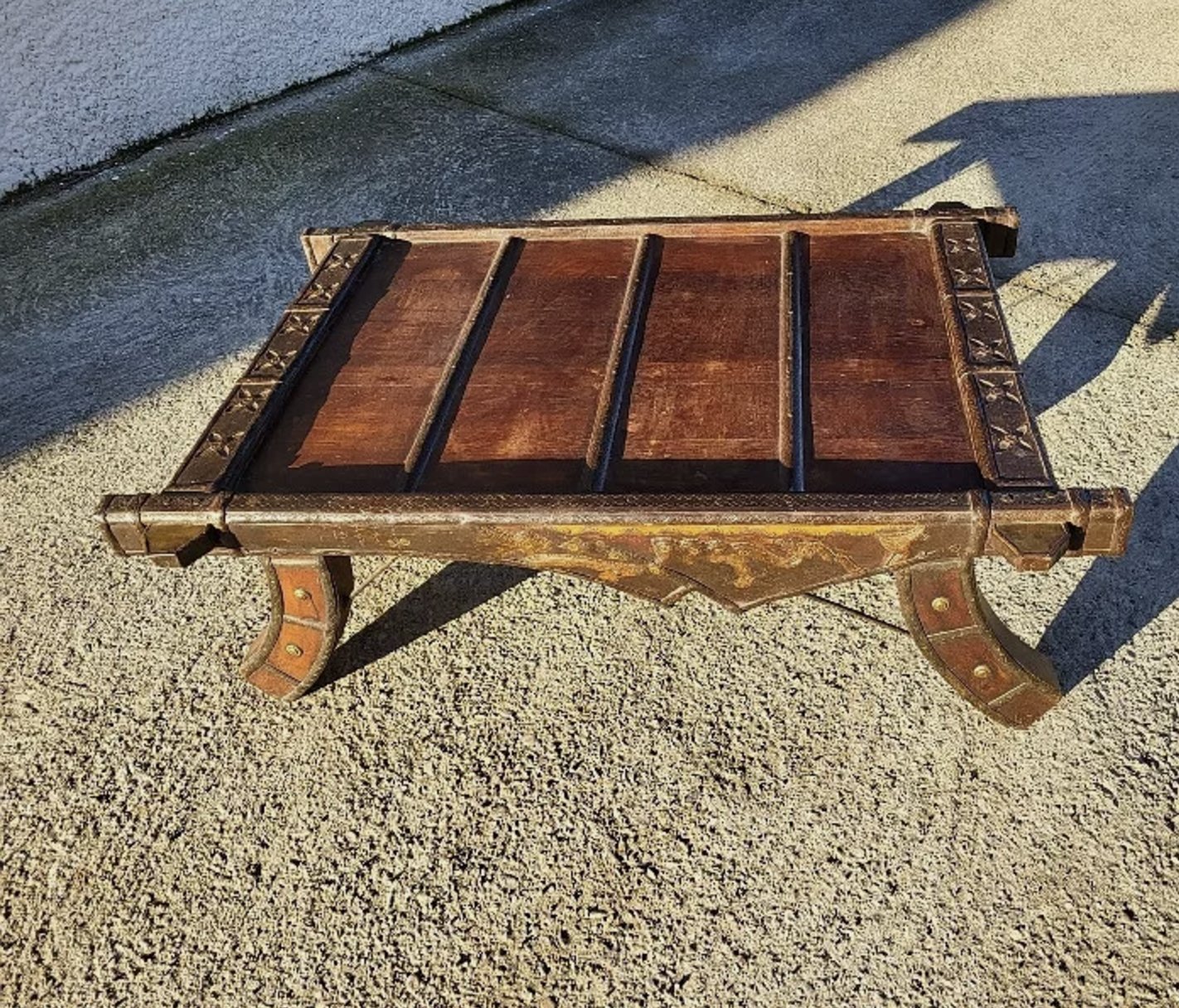 Superbe Petite Table Basse - Petite Selle d'Éléphant - Bois, Métal et Cuivre - Ethic Atelier