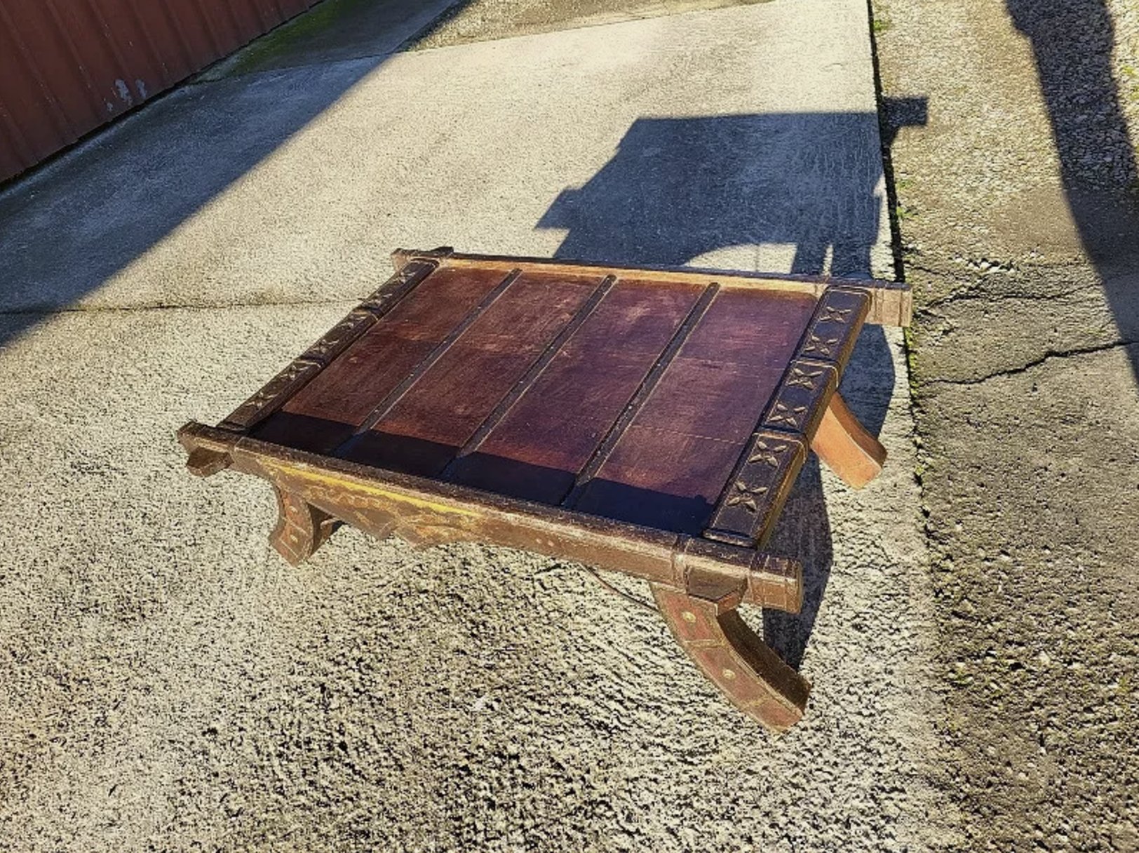 Superbe Petite Table Basse - Petite Selle d'Éléphant - Bois, Métal et Cuivre - Ethic Atelier