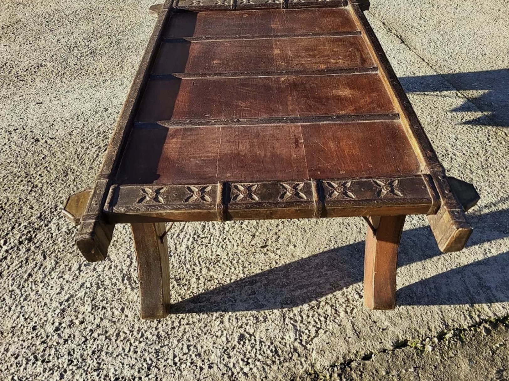 Superbe Petite Table Basse - Petite Selle d'Éléphant - Bois, Métal et Cuivre - Ethic Atelier