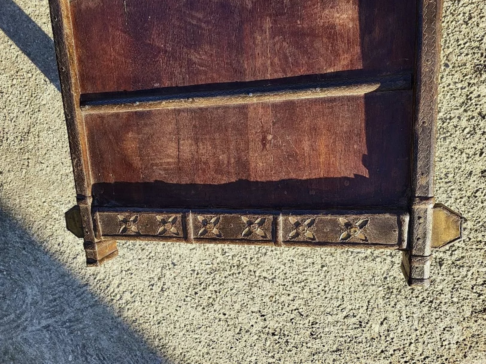 Superbe Petite Table Basse - Petite Selle d'Éléphant - Bois, Métal et Cuivre - Ethic Atelier