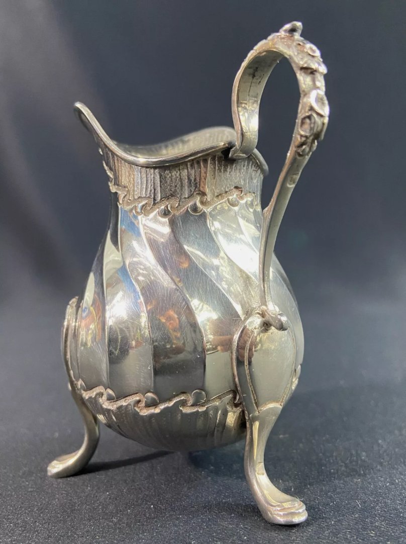 Superbe Pot à Lait en Argent Massif Signé Béguin - Poinçon Minerve, Style Rocaille Louis XV - Ethic Atelier