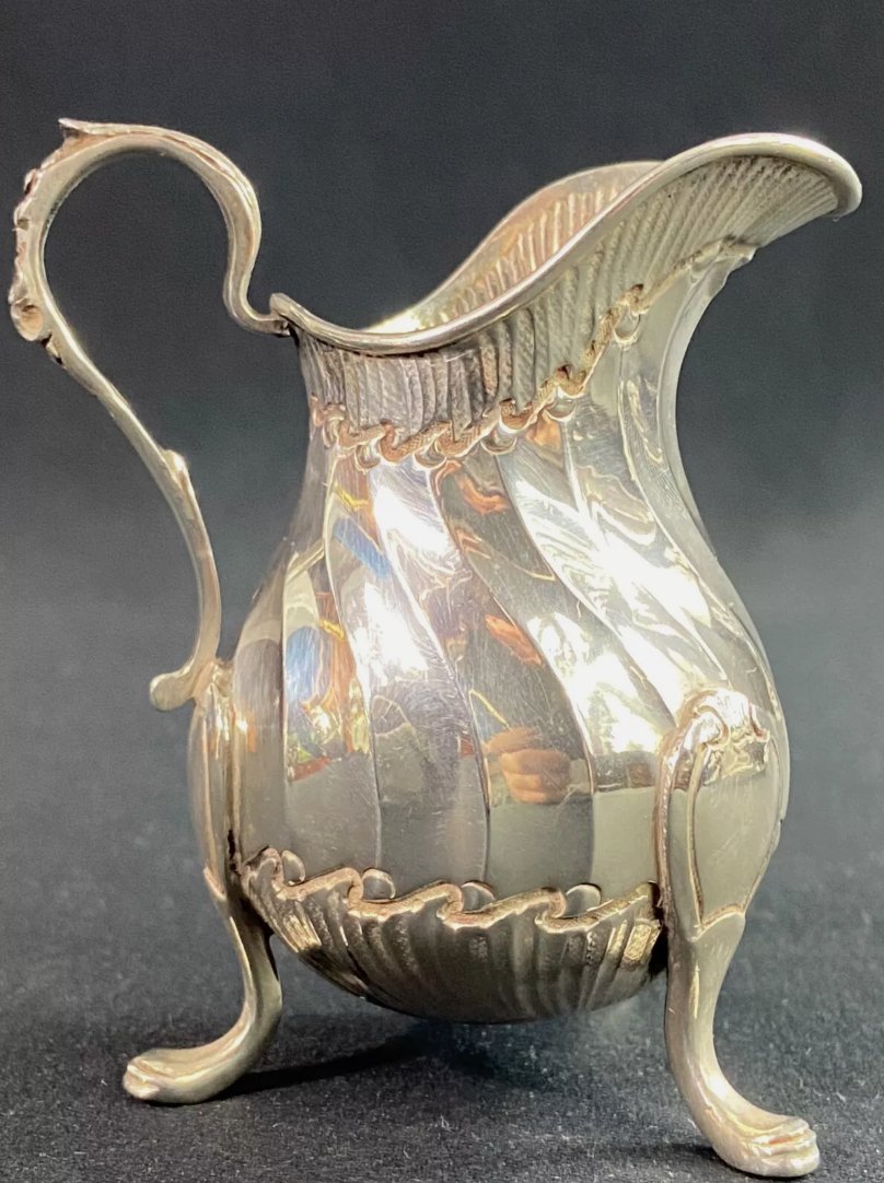 Superbe Pot à Lait en Argent Massif Signé Béguin - Poinçon Minerve, Style Rocaille Louis XV - Ethic Atelier