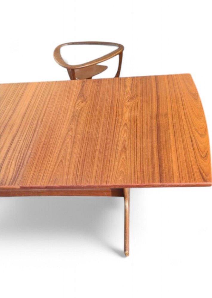 Table à manger en teck, conçue par Victor Wilkins pour G. Plan vers 1960 - Ethic Atelier