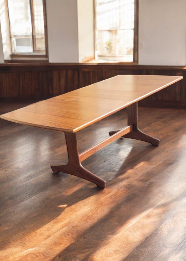 Table à manger en teck, conçue par Victor Wilkins pour G. Plan vers 1960 - Ethic Atelier