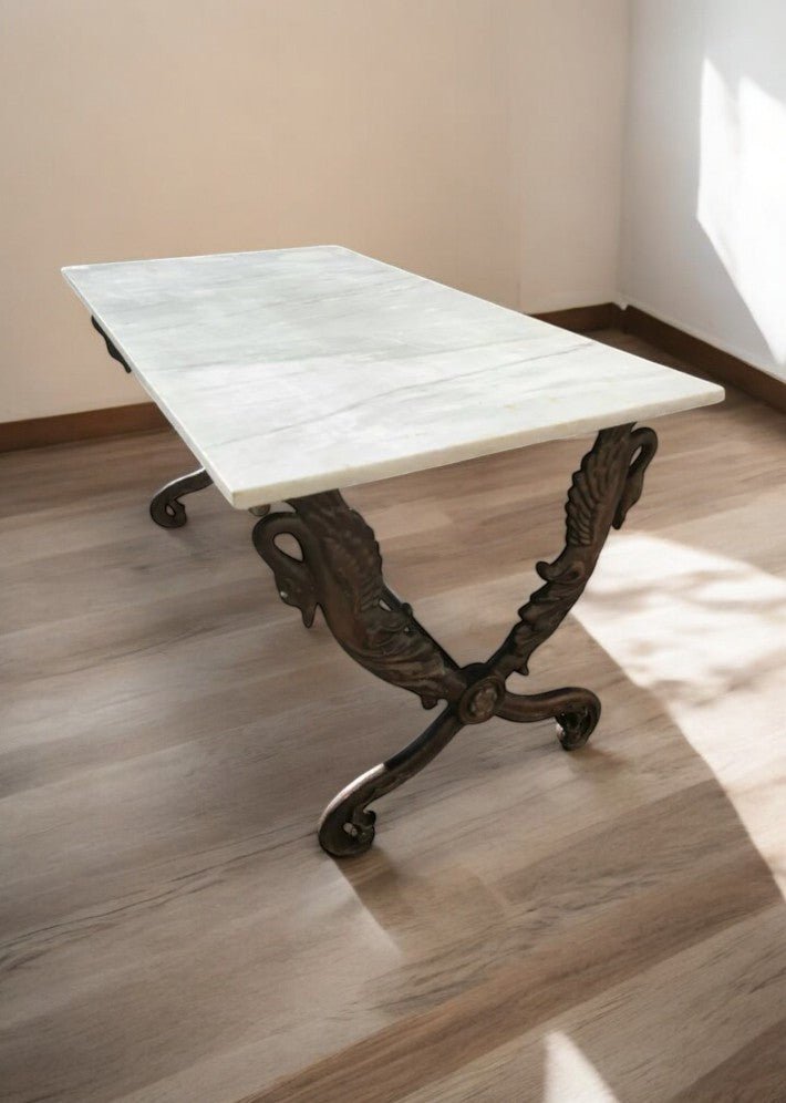 Table basse cols de cygnes fonte et marbre - Ethic Atelier