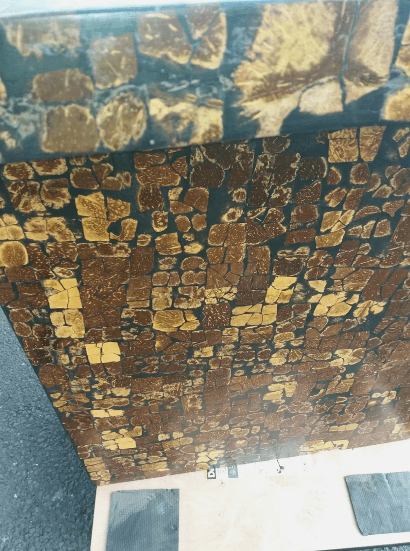Table en Marqueterie de Coquille de Noix de Coco - Ethic Atelier