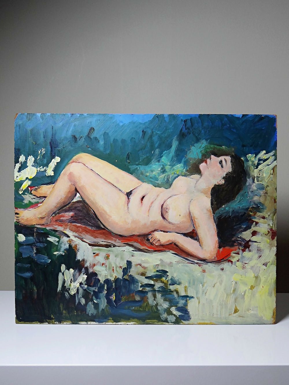 Tableau petit nu de femme allongée, style naïf huile sur panneau vintage - Ethic Atelier