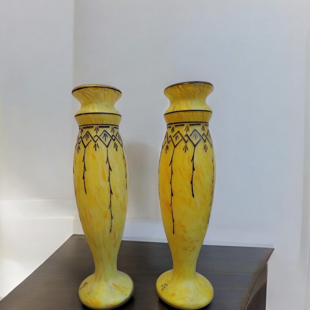 Magnifique Paire de Vases Jaunes Art Déco – Signée LEG