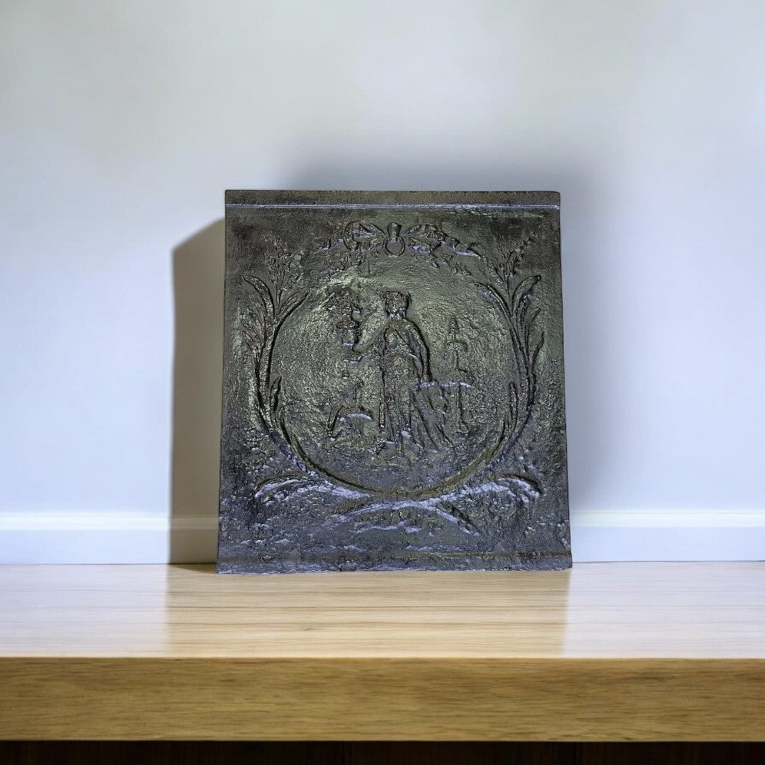 Magnifique Petite Plaque de Cheminée en Fonte - XIXe Siècle