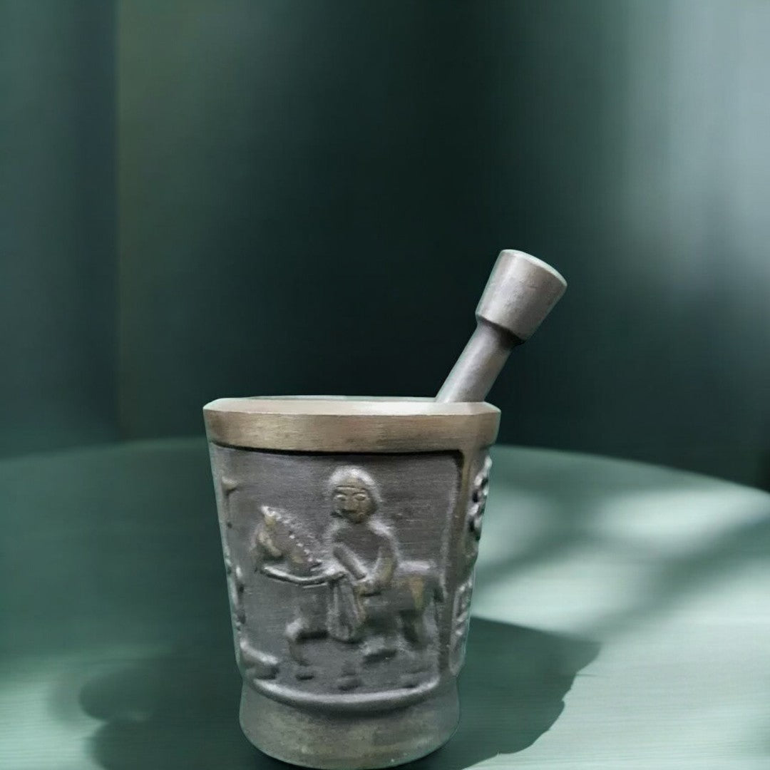 Superbe et Ancien Mortier avec son Pilon en Fonte Apothicaire N°4