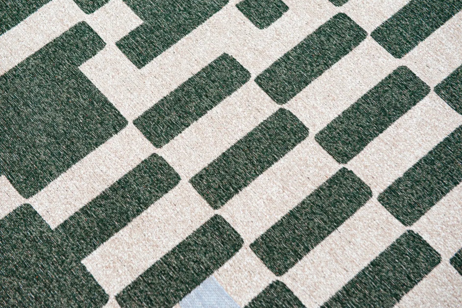 Tapis Chess Deep Green - Une Réinterprétation Audacieuse du Damier Classique - Louis de Poortere - Ethic Atelier