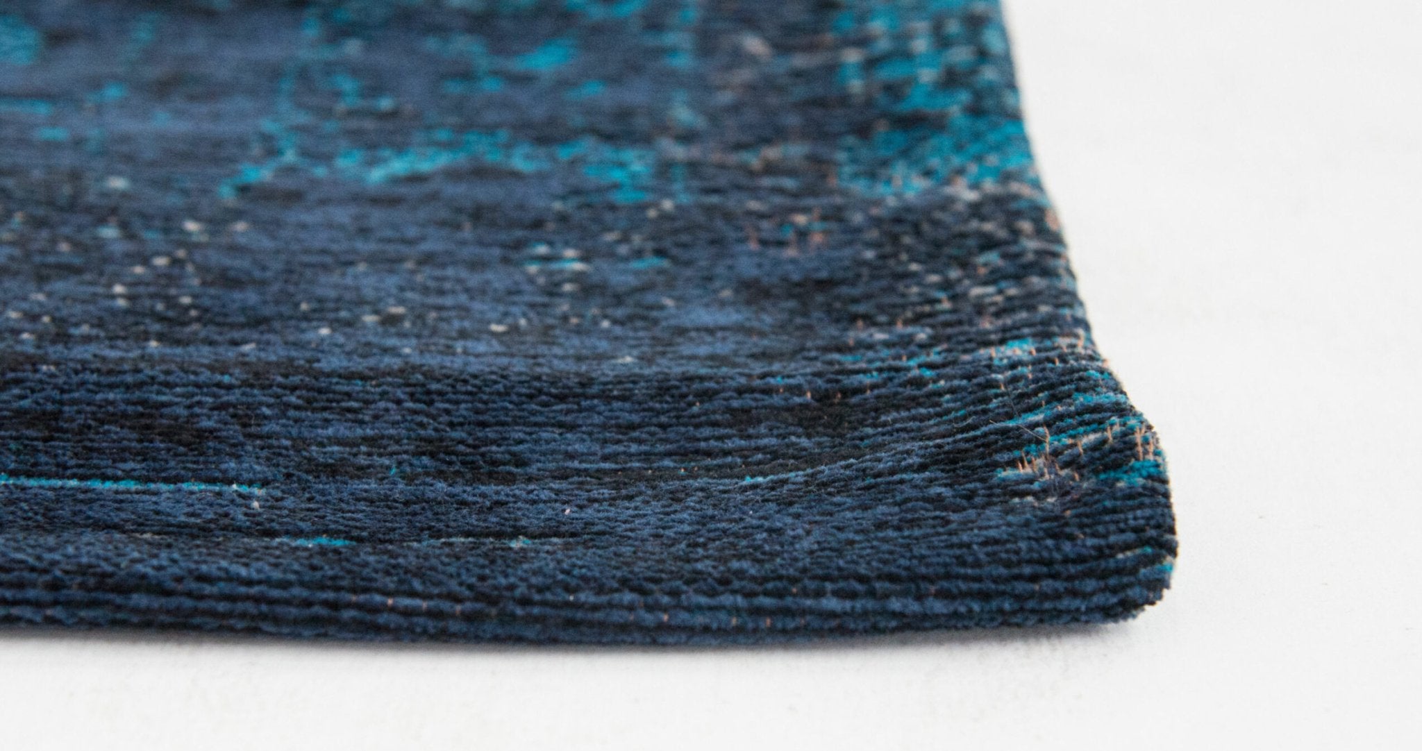 Tapis Fading World Nuit Bleue : Un Voyage dans le Temps - Louis de Poortere - Ethic Atelier