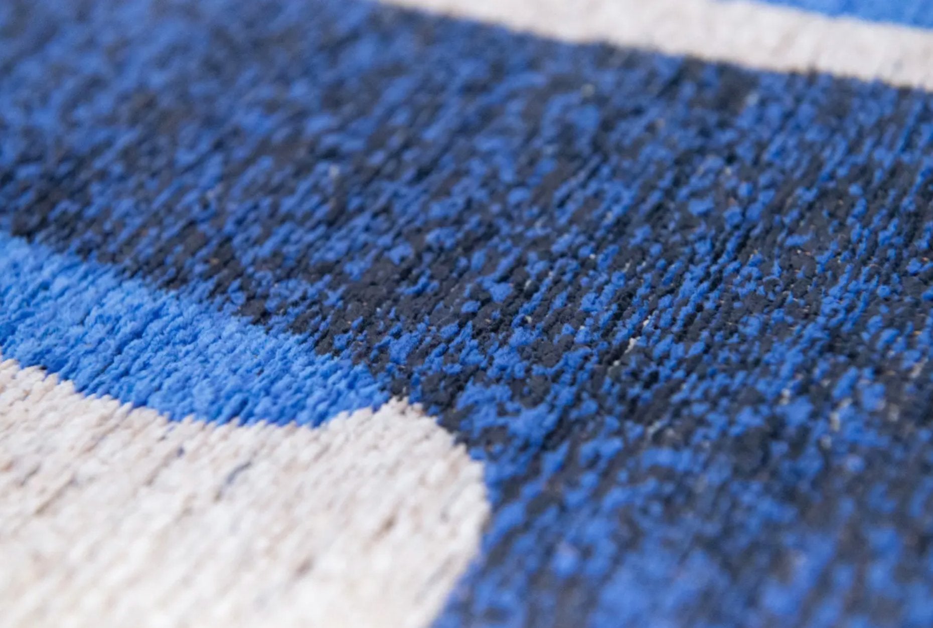 Tapis Kuba Ultramarine - Inspiration Ethnique et Modernité - Louis de Poortere - Ethic Atelier