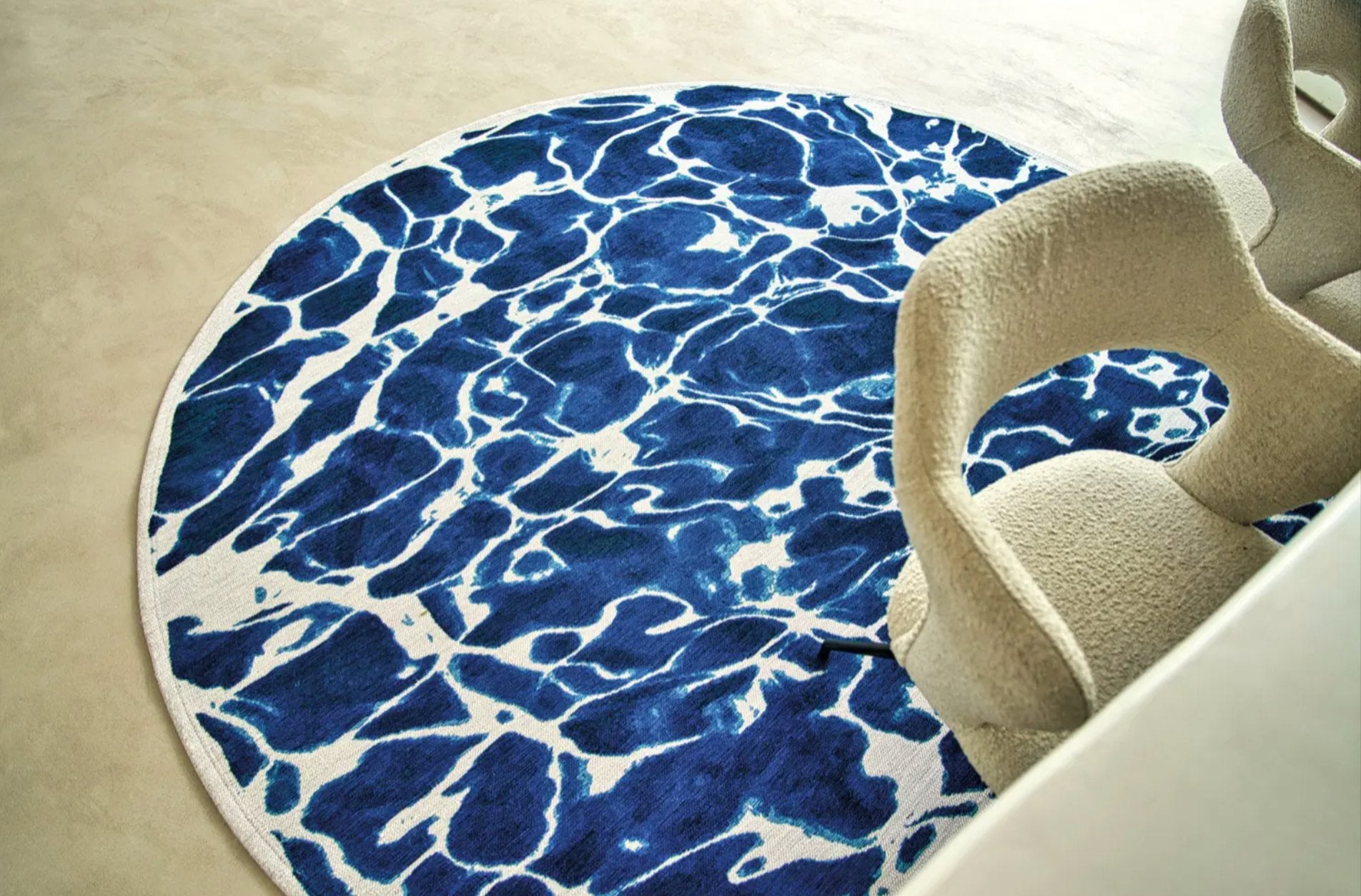 Tapis Swim Surf - La Fluidité et la Beauté Capturées dans un Design Élégant - Louis de Poortere - Ethic Atelier