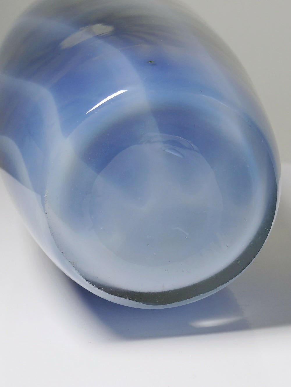 Vase vintage verre fumé doublé d'opaline bulle de savon Murano - Ethic Atelier