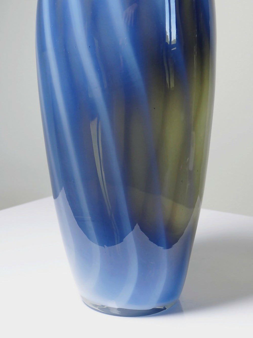 Vase vintage verre fumé doublé d'opaline bulle de savon Murano - Ethic Atelier